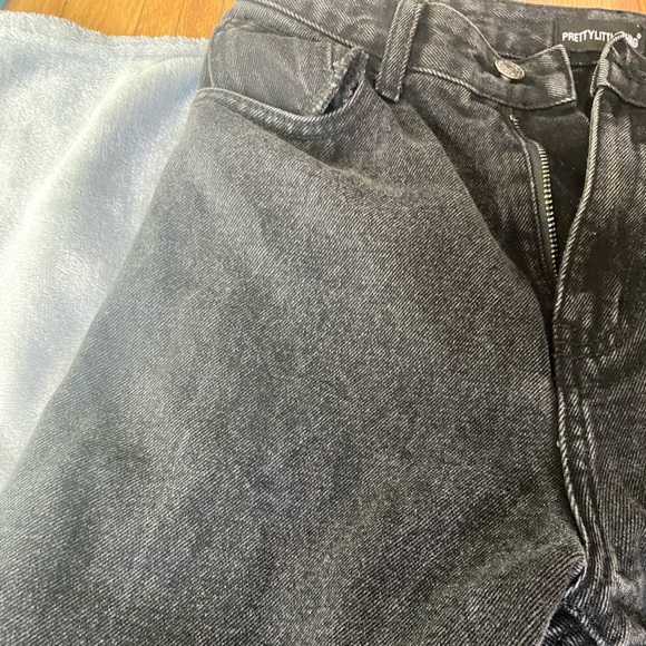 Jeans - Picture 3 of 4